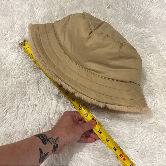 Torrid Faux Fur Reversible Bucket Hat Tan Size M/L - Picture 5 of 12